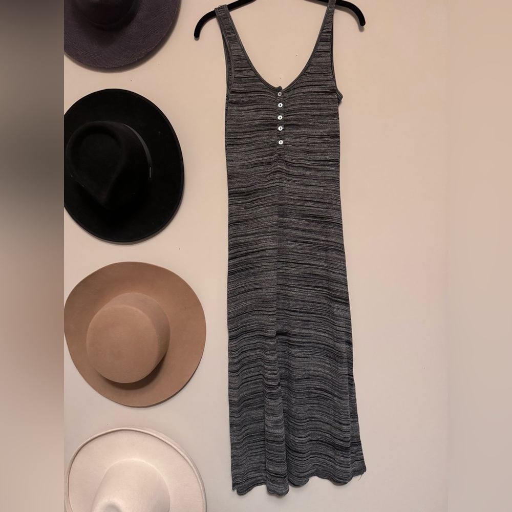 EUC O’Neill Midi dress • size S